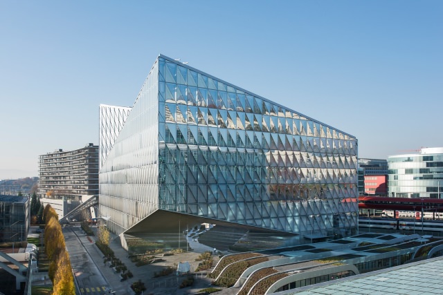 Arch2O-6-curtain-wall-hot-trends-with-impressive-features-2